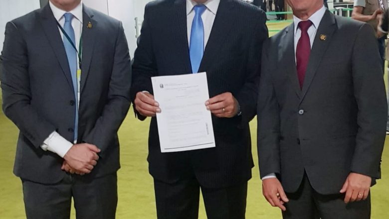 Emenda que garante aposentadoria policial é protocolada na Câmara