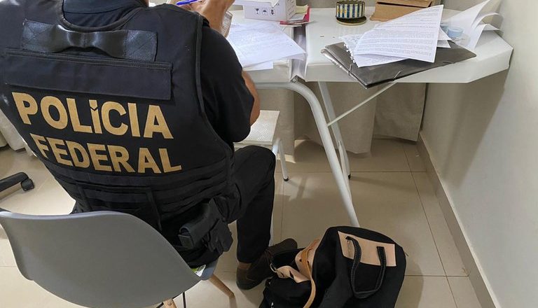 Polícia Federal investiga fraudes no auxílio emergencial