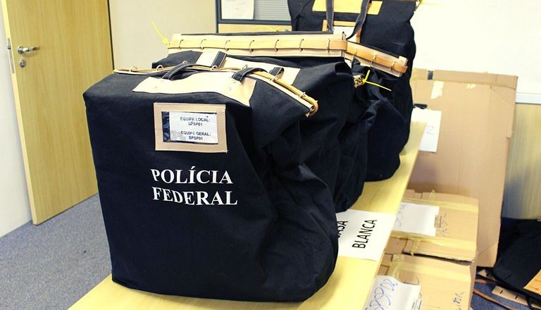 Polícia Federal realiza buscas em endereços relacionados a servidor público federal investigado por corrupção