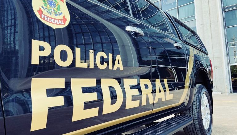 PF cumpre 30 mandados em repressão ao tráfico de drogas sintéticas em Macapá