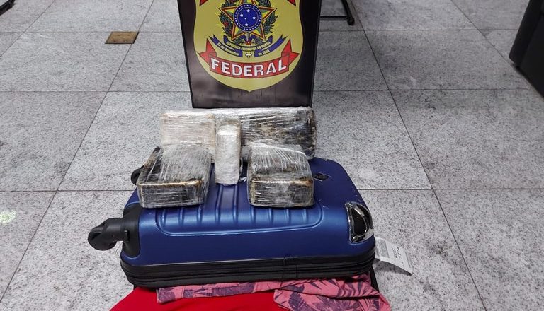 PF apreende mais de 4kg de cocaína em aeroporto