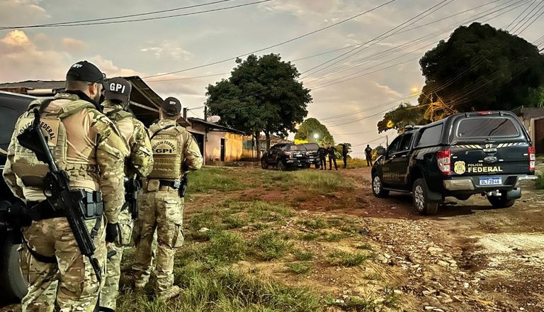 PF cumpre mandados em repressão ao tráfico de drogas
