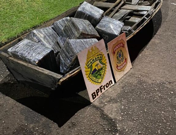 PF e BPFRON aprendem embarcação com maconha no Lago de Itaipu