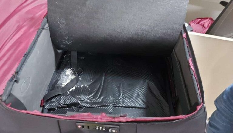 PF apreende 3,1 kg de cocaína no aeroporto internacional dos Guararapes