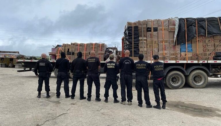 PF prende dono de depósitos de cigarros contrabandeados em PE