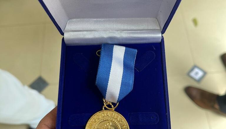 HOMENAGEM – MEDALHA AMIGOS DA MARINHA