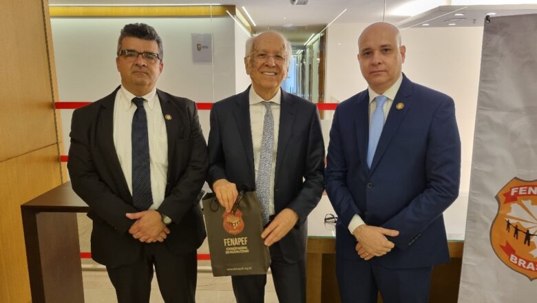 Nabor Bulhões faz participação na AGE da Fenapef