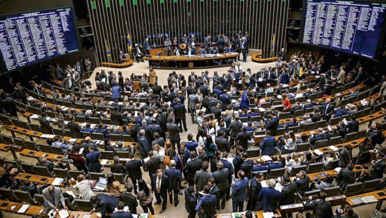 Com forte atuação da Fenapef, proposta de quarentena do Novo Código Eleitoral enfrenta impasse na CCJ